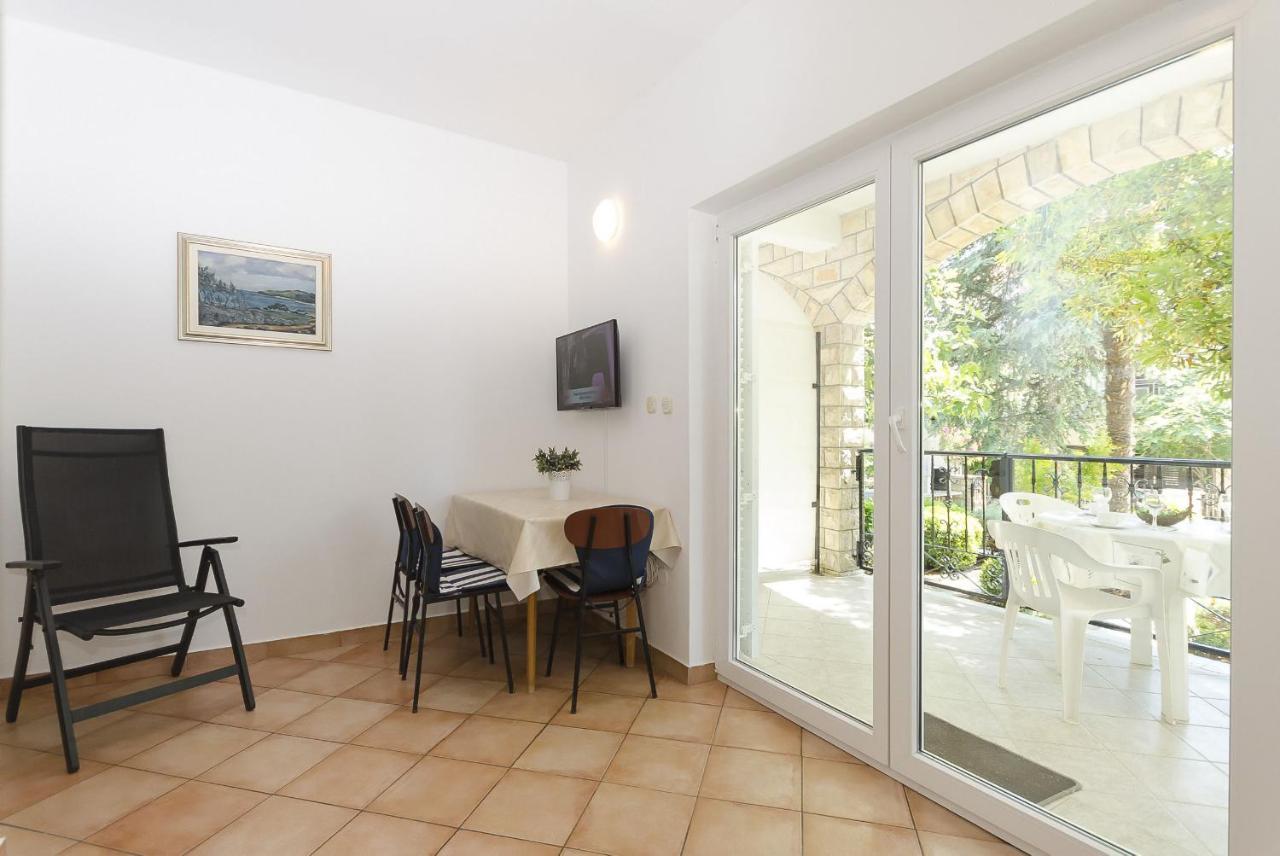 Apartments Karolina Водице Екстериор снимка