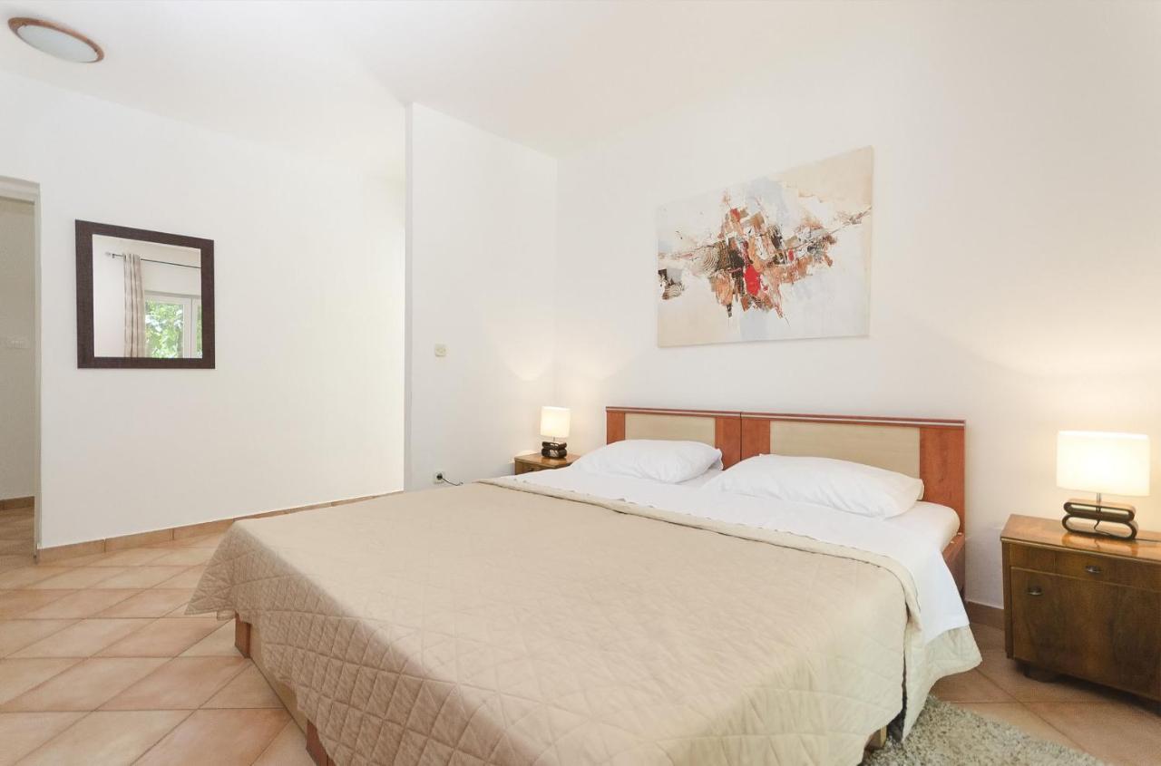 Apartments Karolina Водице Екстериор снимка