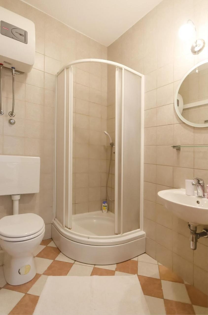 Apartments Karolina Водице Екстериор снимка
