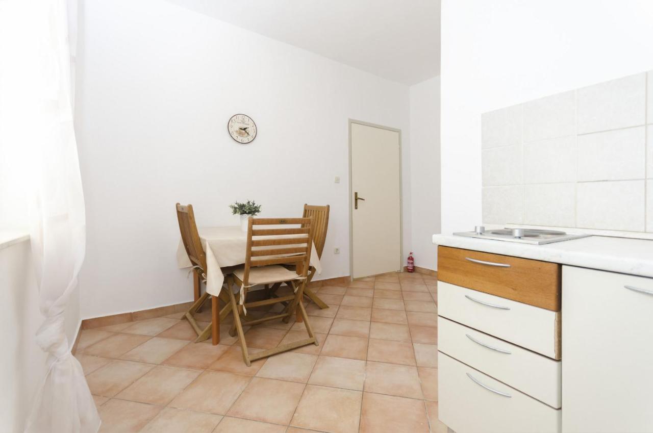 Apartments Karolina Водице Екстериор снимка