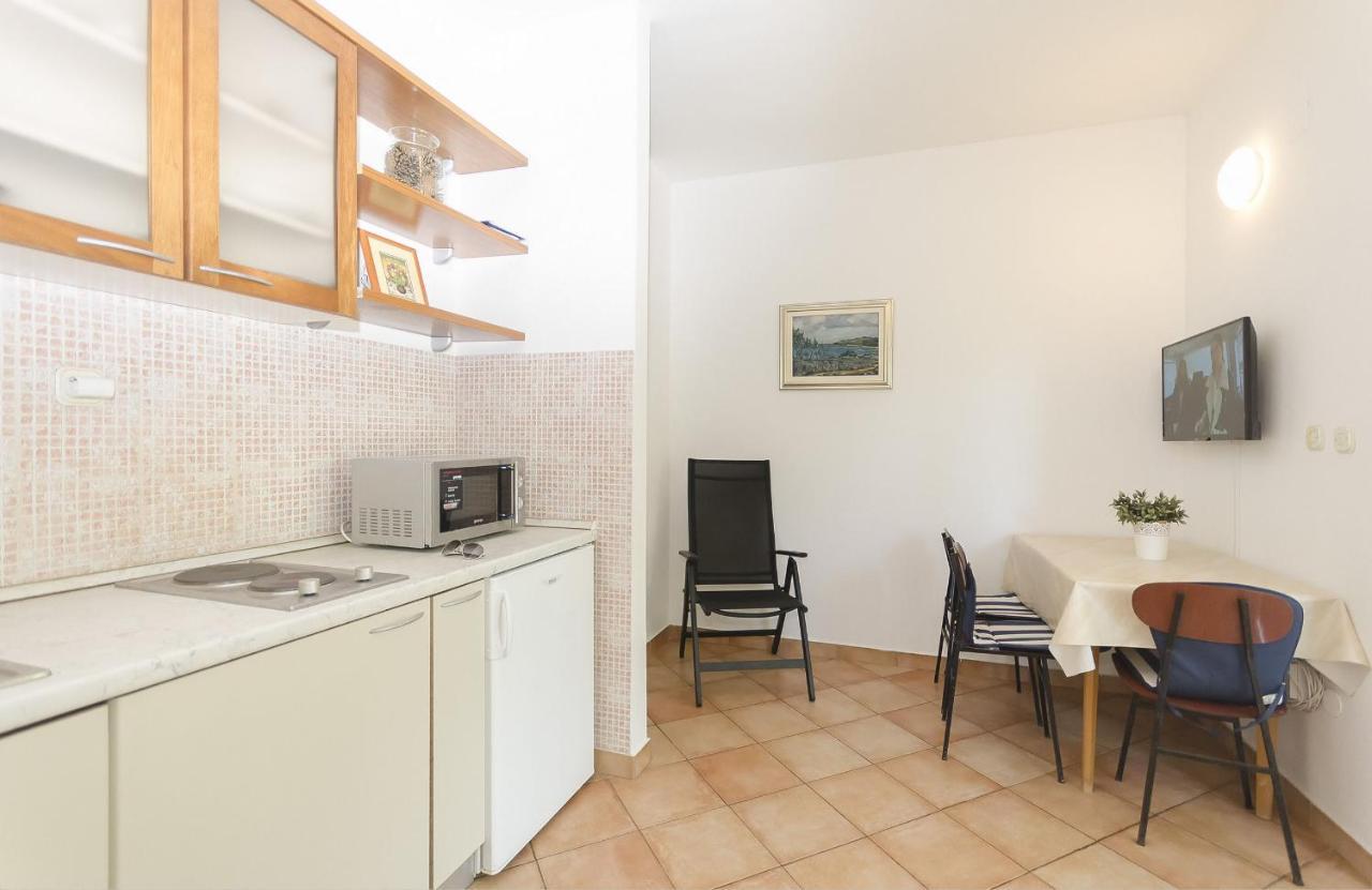 Apartments Karolina Водице Екстериор снимка