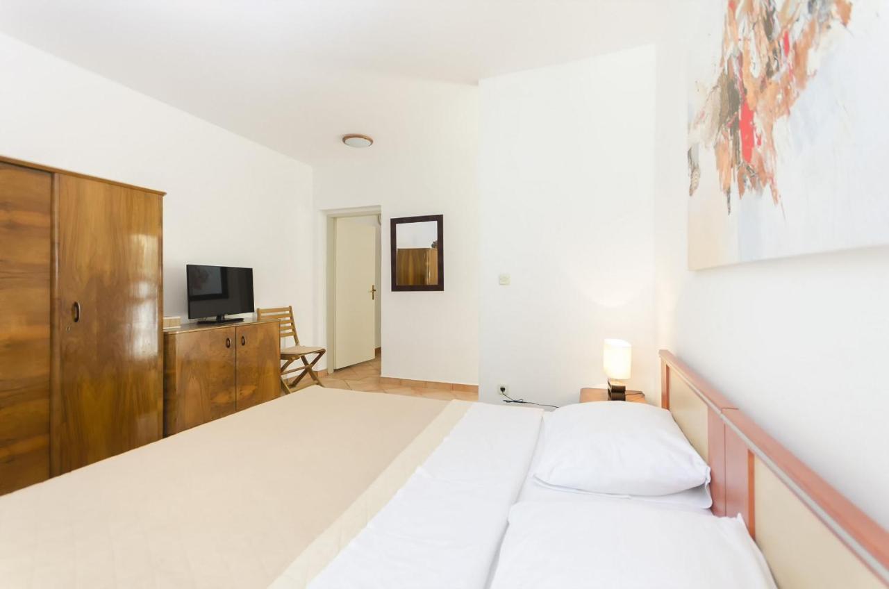 Apartments Karolina Водице Екстериор снимка