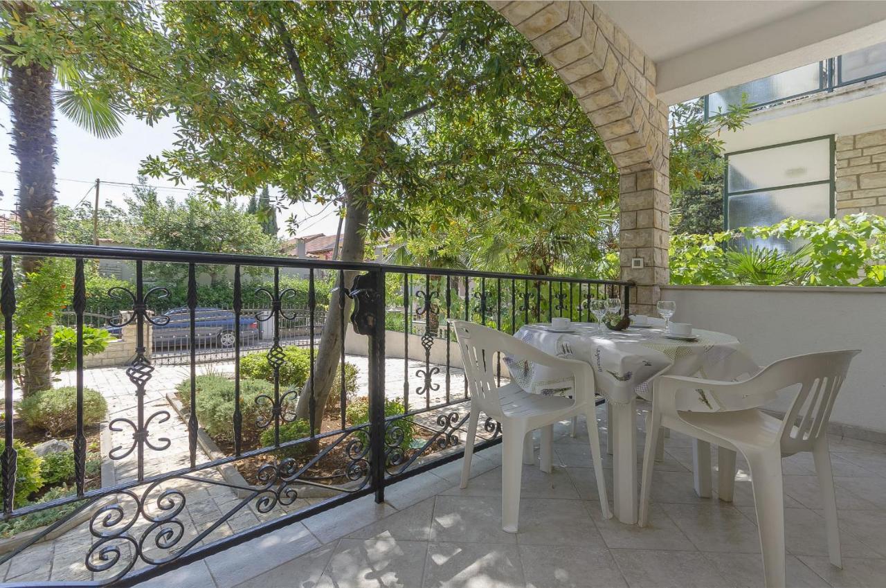 Apartments Karolina Водице Екстериор снимка