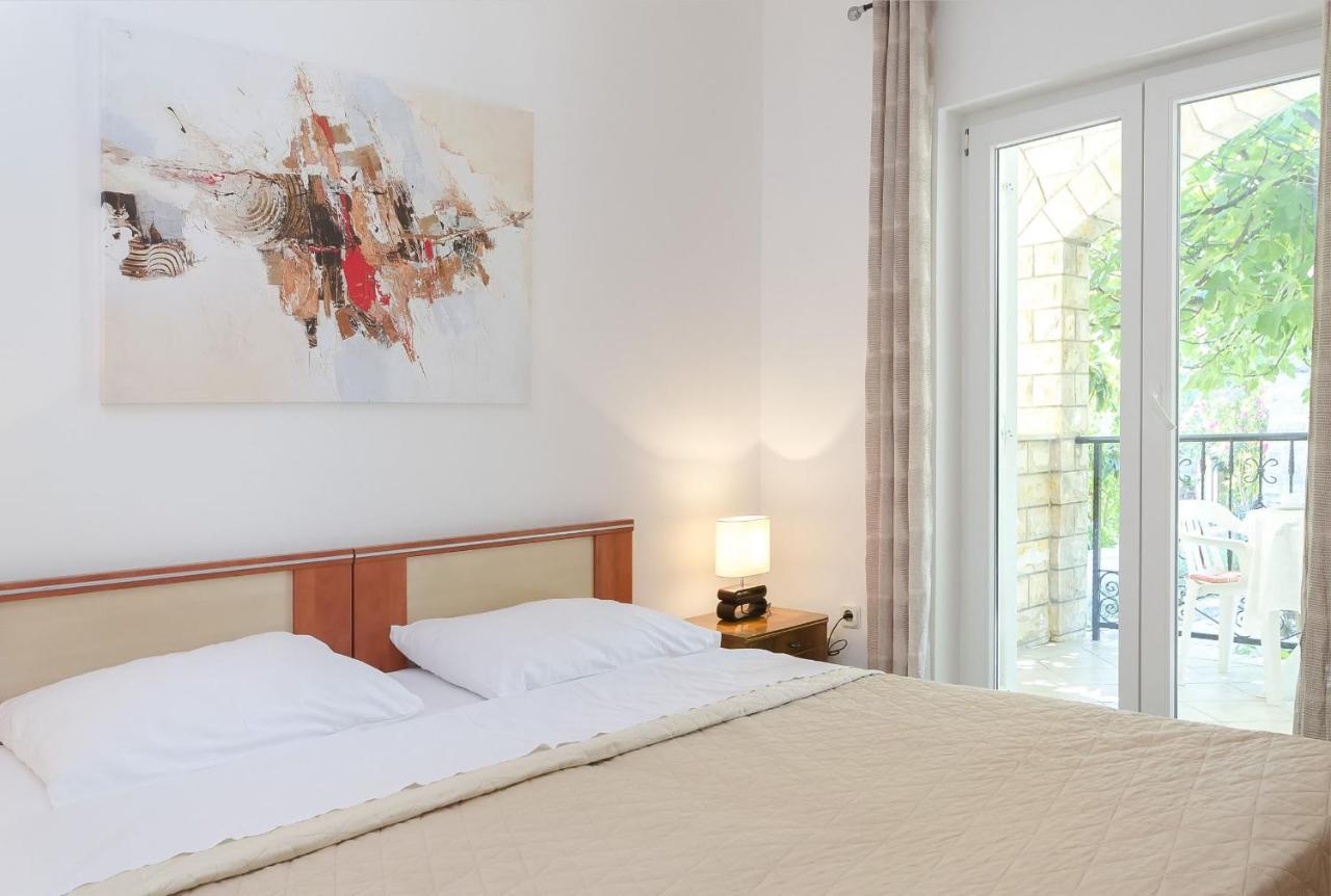 Apartments Karolina Водице Екстериор снимка